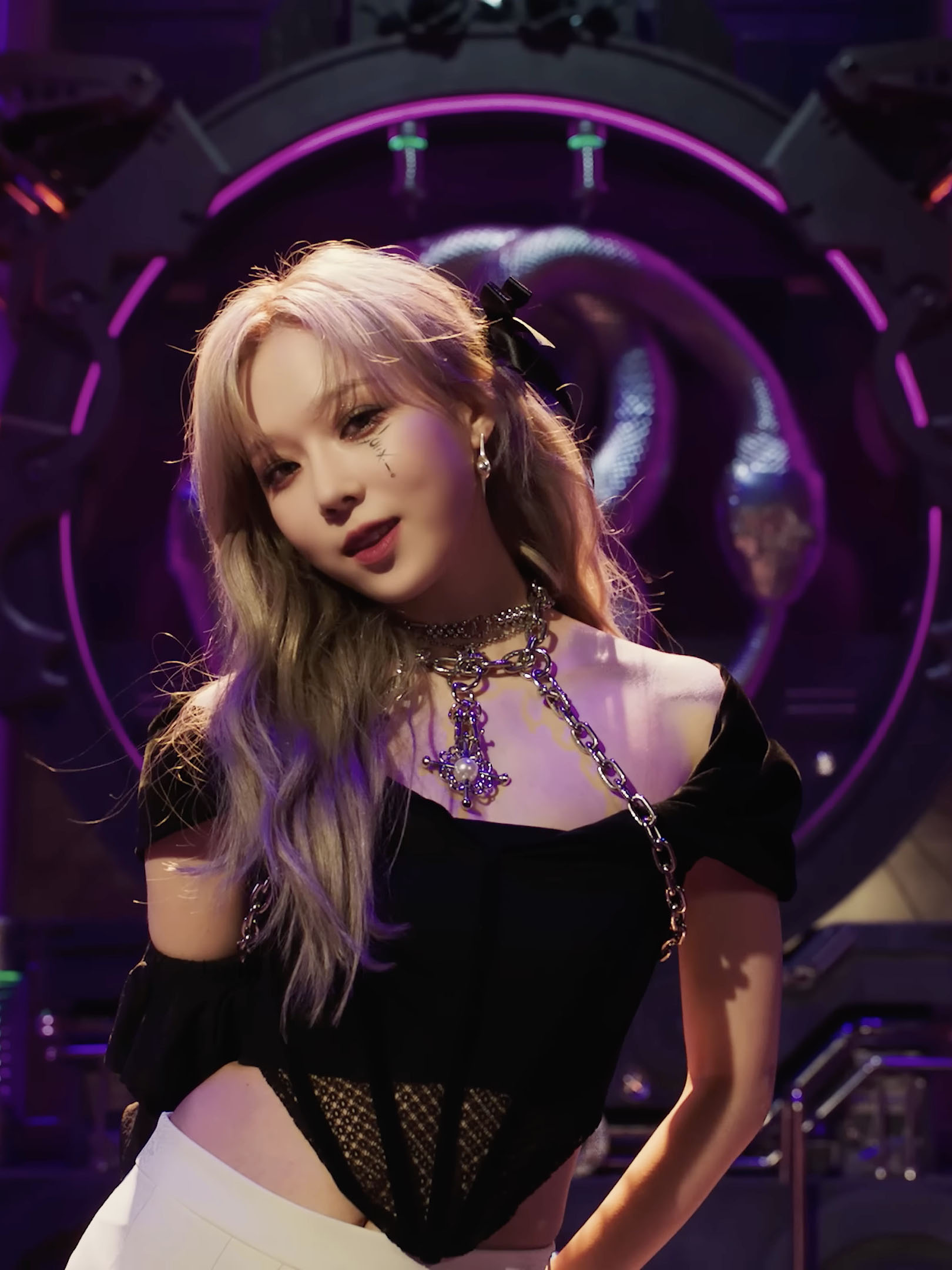 Winter of Aespa wearing Pearl in the Flesh