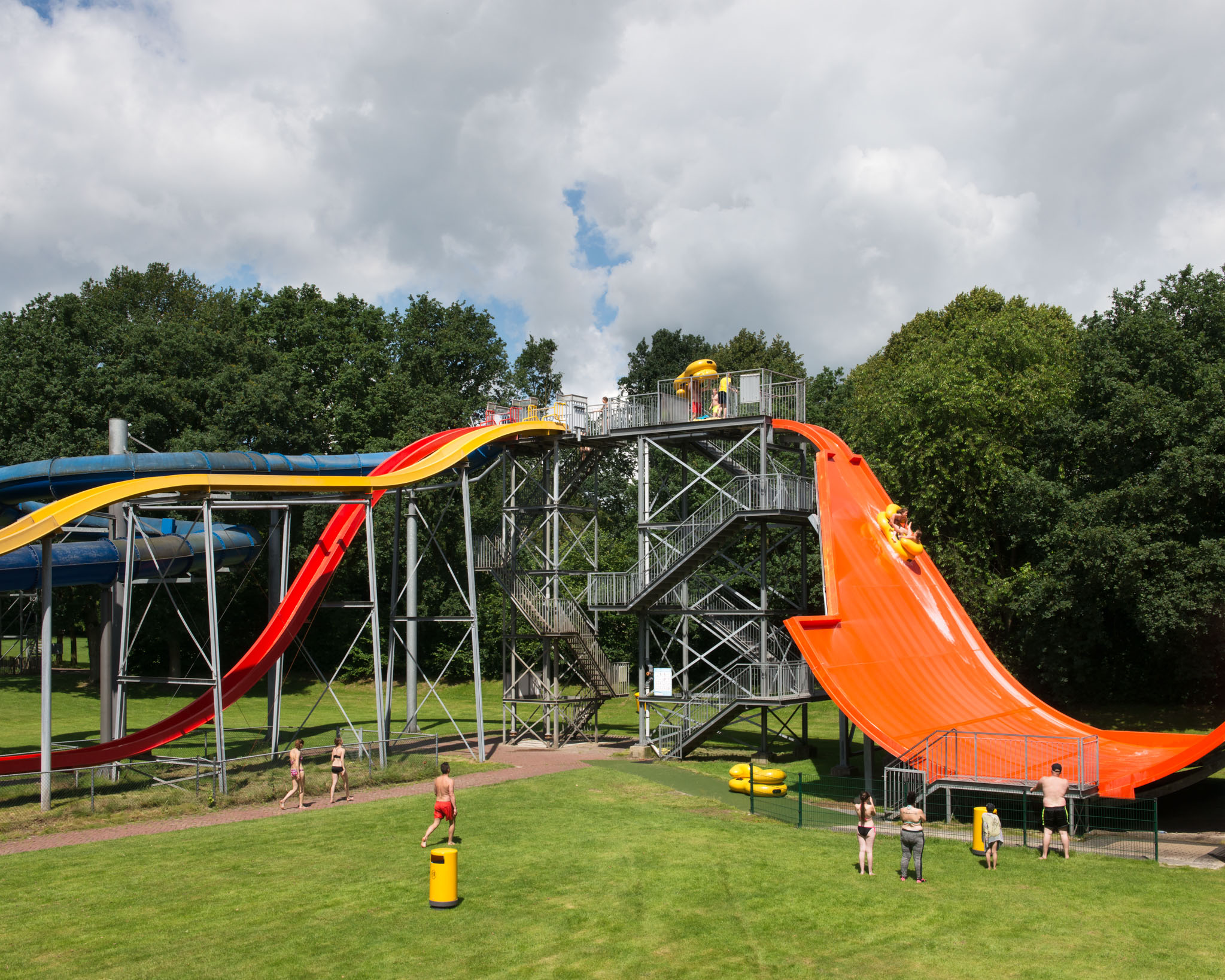 Splesj, Hoeven (Noord-Brabant) - 'Splesj' is the biggest outdoor water play park from the Netherlands and Belgium, they have 7 water slides, 3 swimming pools, a 900 square meter water spray park, a pirate island for small children and a snack bar.