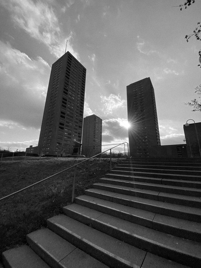 KLEIN, ABER OHO!  von Minea Mia Pejakovic