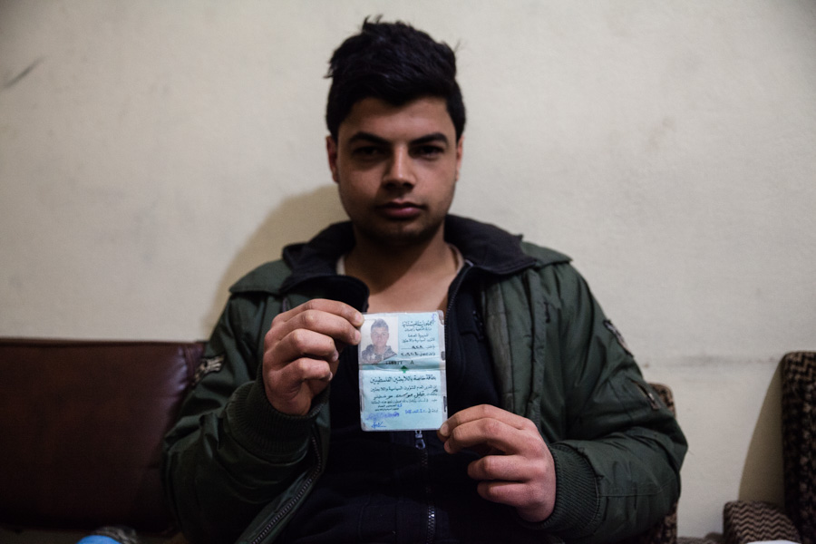 Beddawi refugee camp, north Lebanon, Tripoli Les Palestiniens n'ont pas de papier, tout au plus un document d'identification bien souvent p&eacute;rim&eacute; depuis longtemps qui n'a de valeur qu'au sein du Liban. 