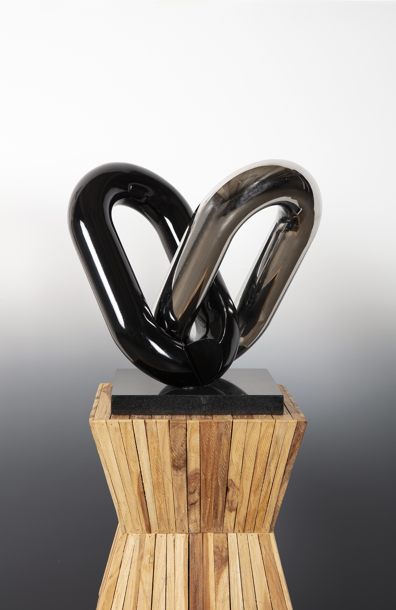 Candice JooInfinite, 2019Stainless steel and marble19 3/4 x 23 3/4 x 19 3/4 in50 x 60 x 50 cm
