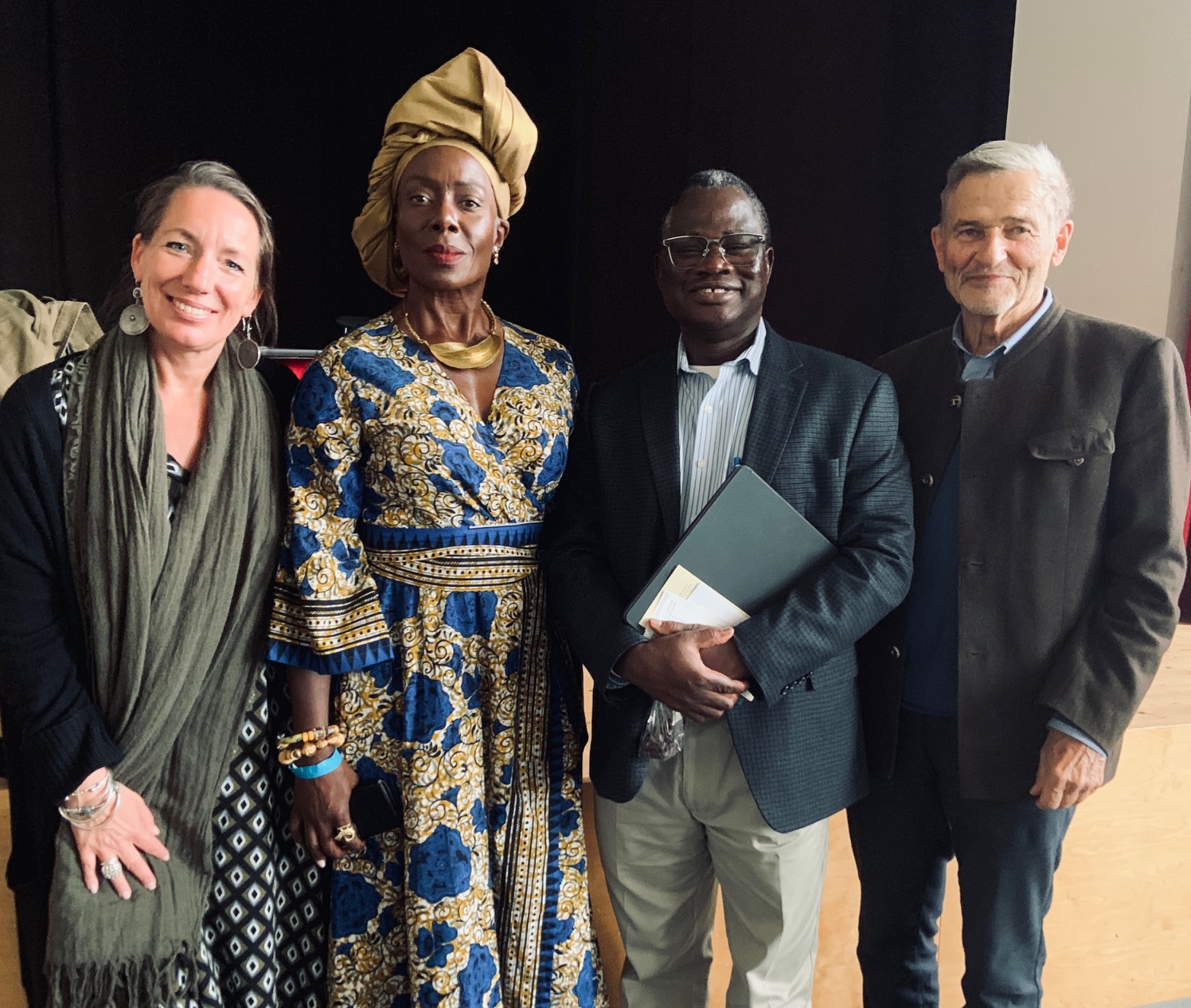 Ann-Christine Woehrl, Torita Wolfart, Prof. John Azuhmah und Honorarkonsul von Ghana Florian Wolfart (v.l.)