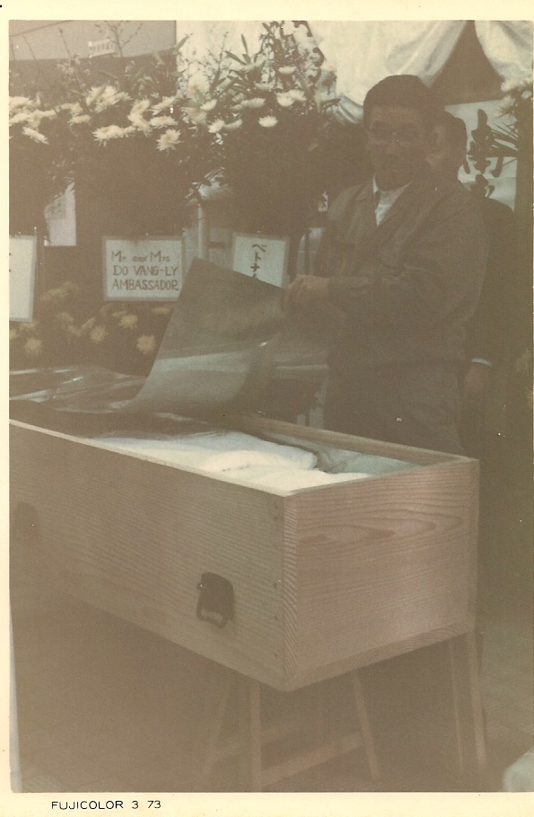 00400 Buddhist Funeral, Osaka, Japan 1973