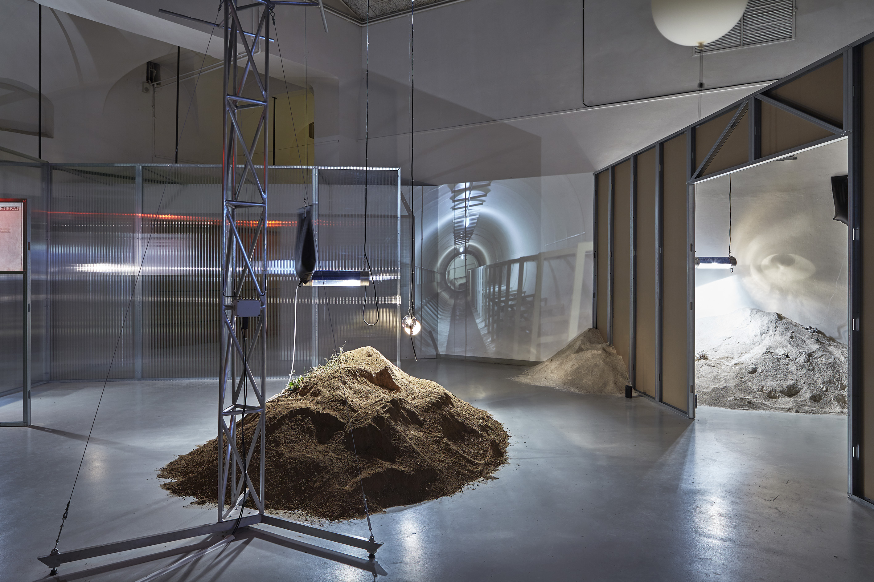 The Crystal & the Blind - Hugo Deverchère