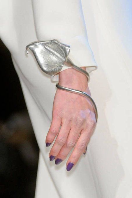 Manchette Yves Saint Laurent AW12