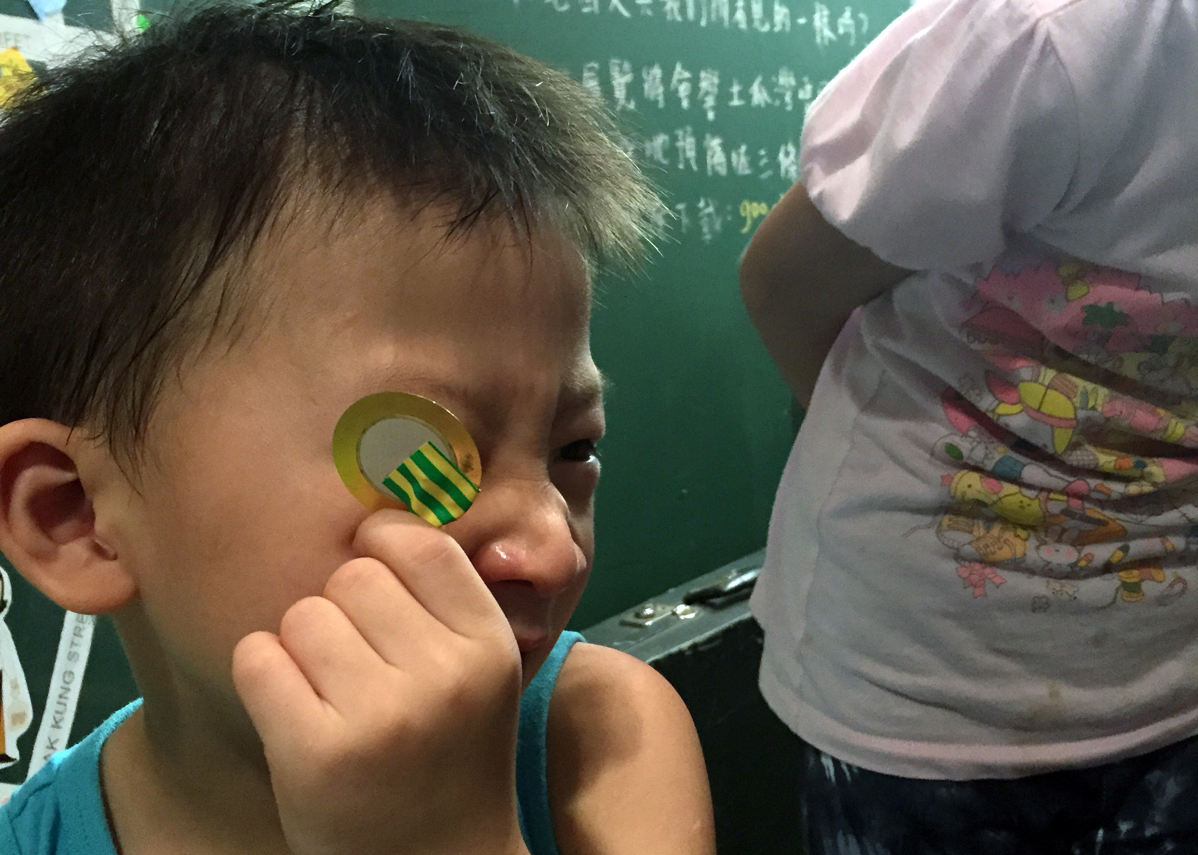  Detail of contact microphone demonstration 