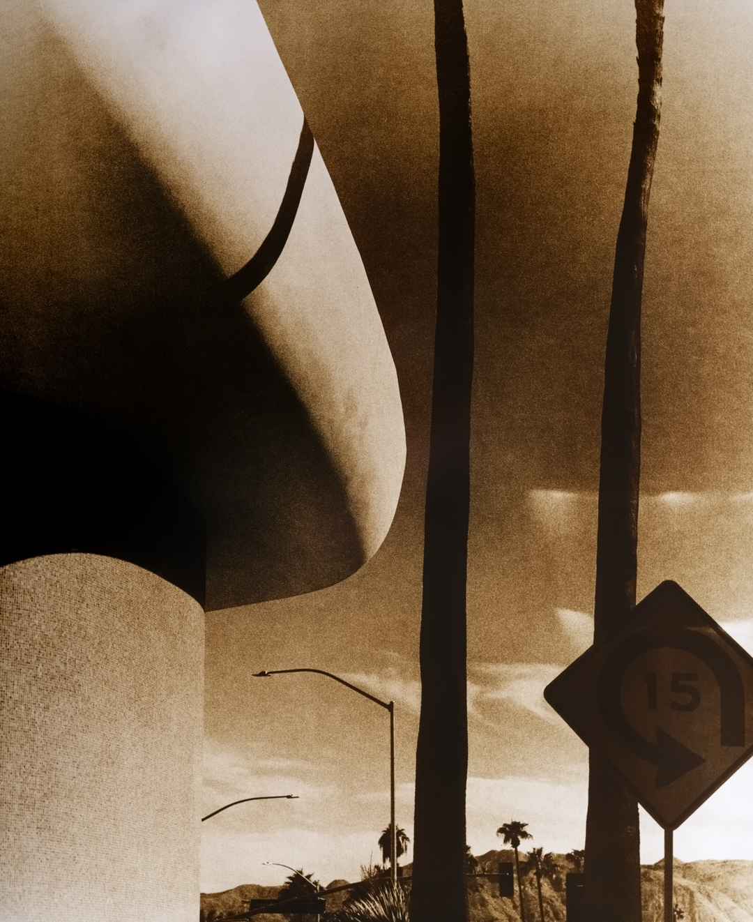 © Guillaume Zuili série Palm Springs, Bank Of America • courtesy galerie Clémentine de la Féronnière