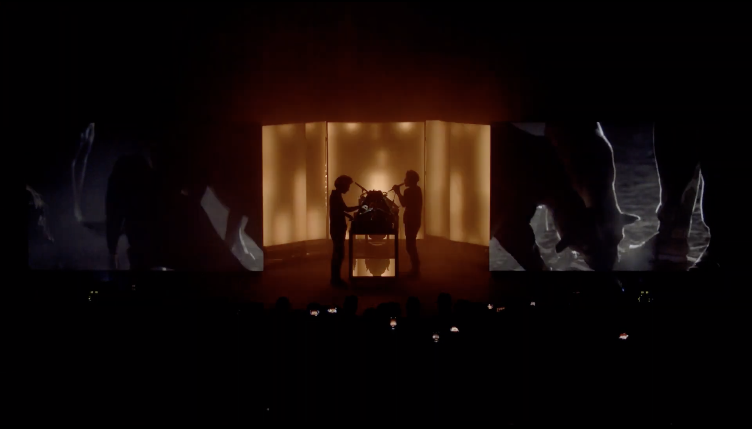 THE BLAZE, RUNAWAY-Video clip by LAURA HENNO directed for THE BLAZE TOUR 2018-2019 ©️ LAURA HENNO-THE BLAZE-Animal 63