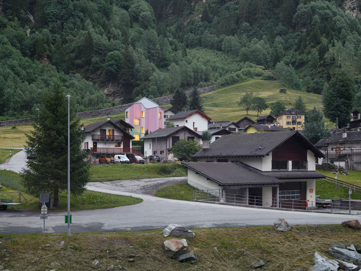 DAVIDE MACULLO & DAVID BUREN - SINUSOIDE PERMANENT WORK IN SITU - ROSSA, SWITZERLAND