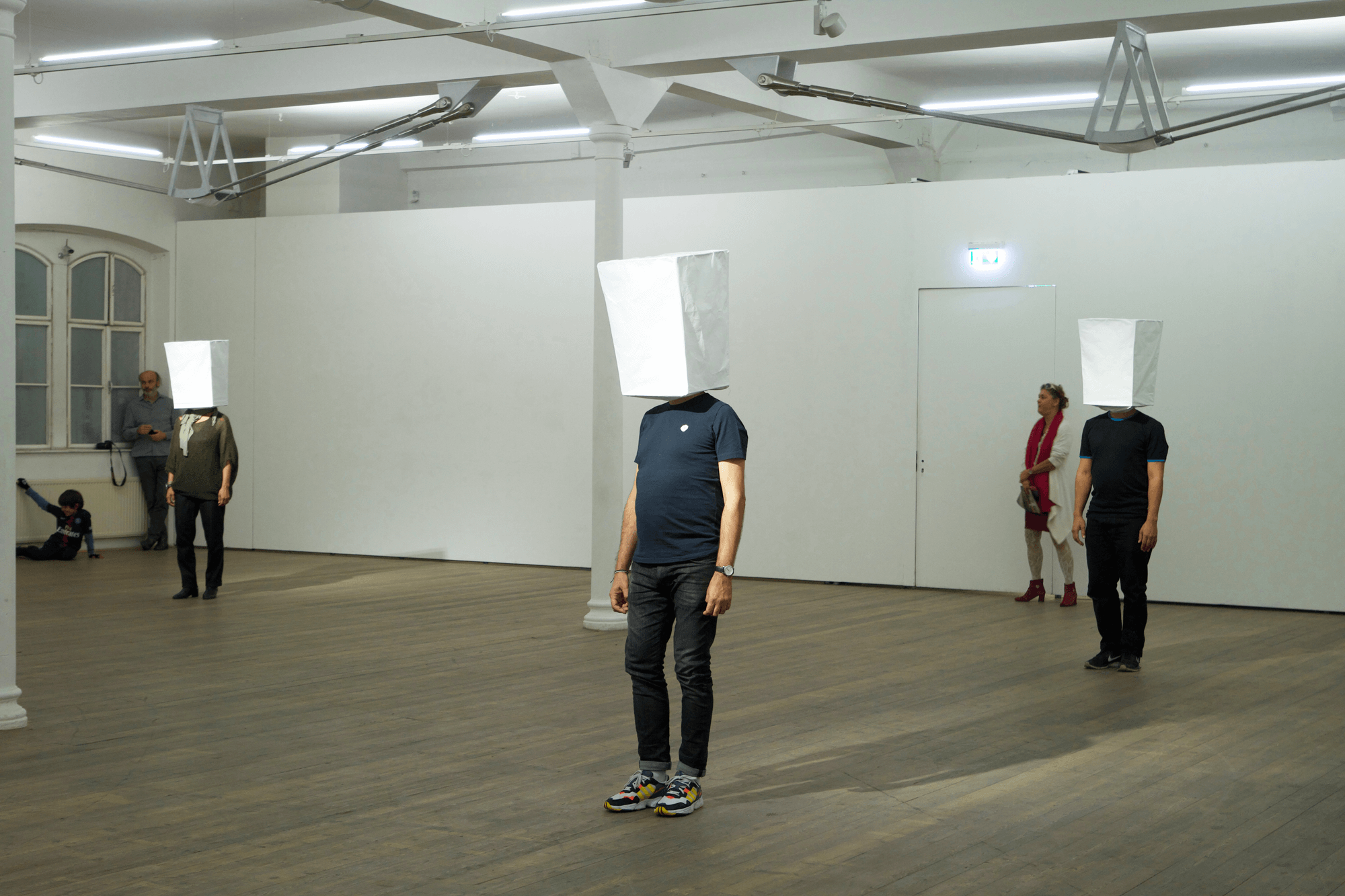 Dripping ceiling, performative installation, Kunsthalle Exnergasse, 2019