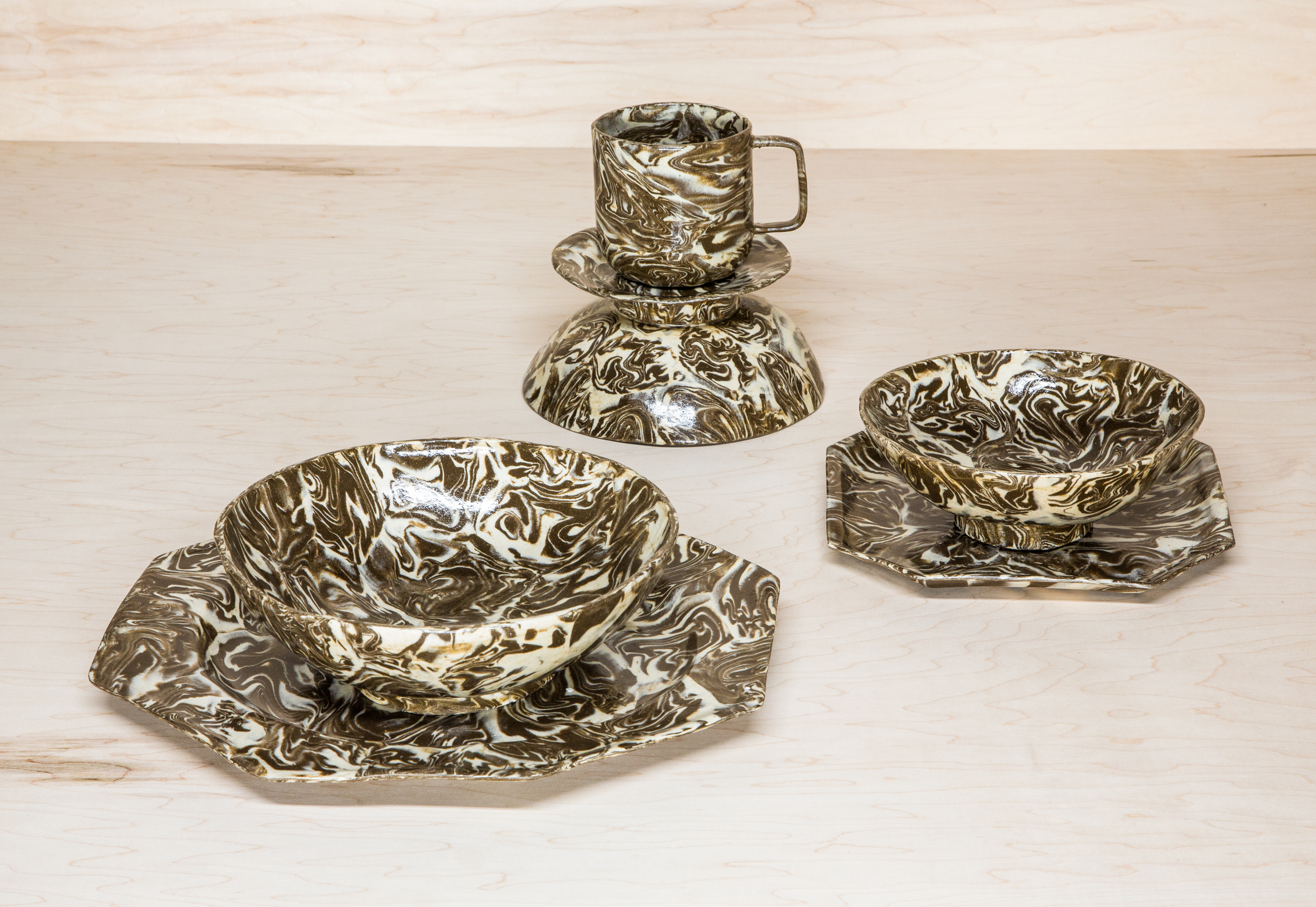 Assemblage of assorted components of the marbled set