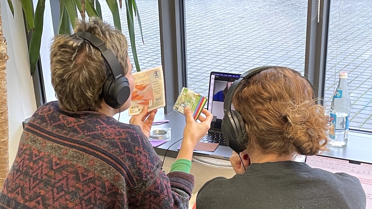 Hybrid team work practices at studio class 4000 Miles (2) – Closeness across Distance.