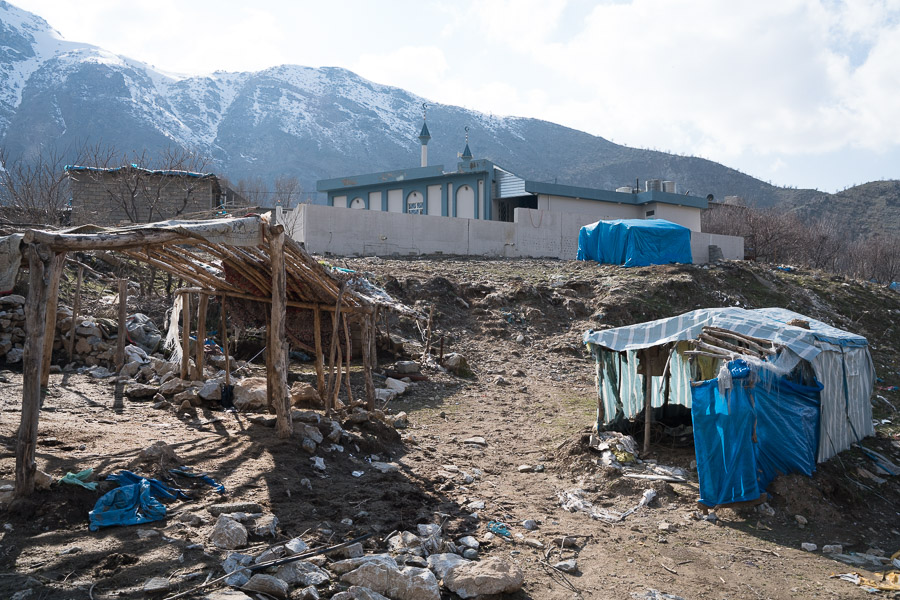 Ces cahutes abandonn&eacute;es servaient de lieu de repos aux kolbars.