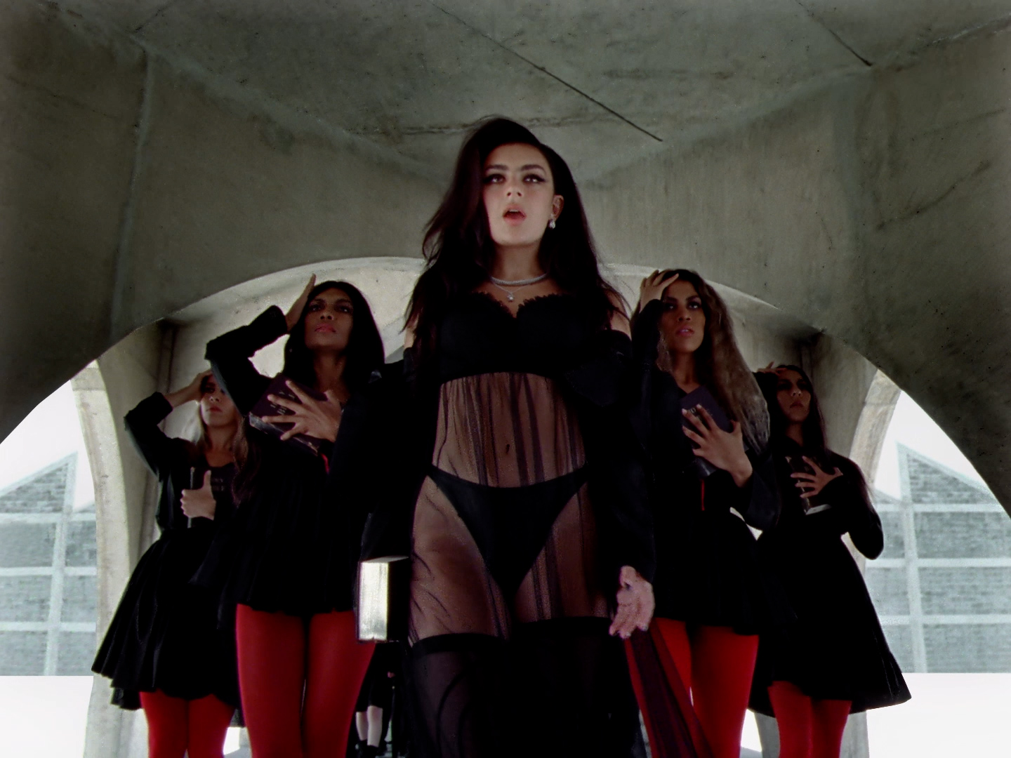 CHARLI XCX - GOOD ONES // DIR. HANNAH LUX DAVIS