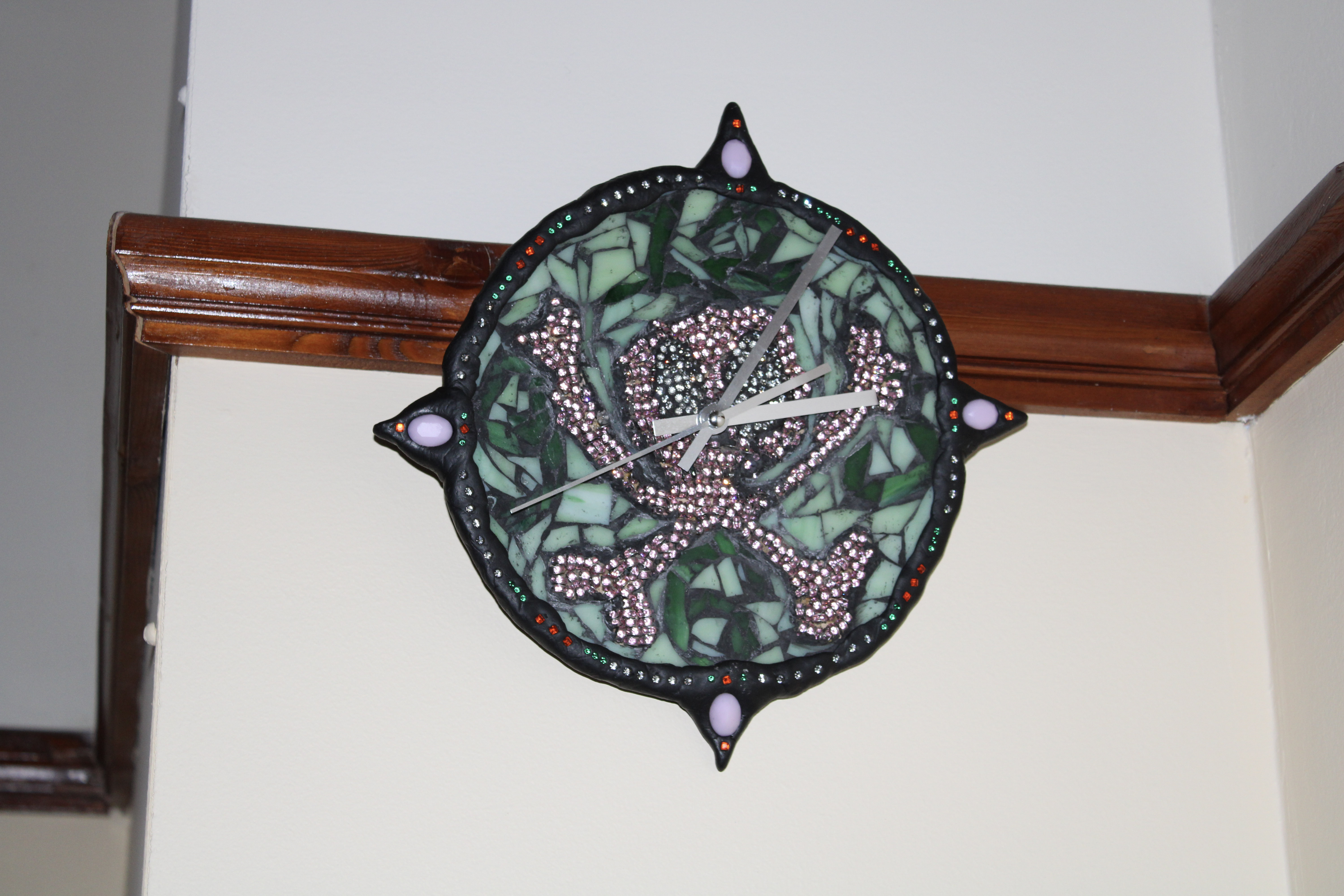 skull clock 2025 glass tiles, sculpting resin, swarovski crystals 25 cm D