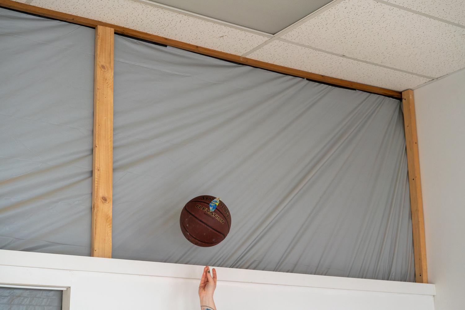 Figure/Ground/Rocks: General Conversation with Jessica Zawadowicz