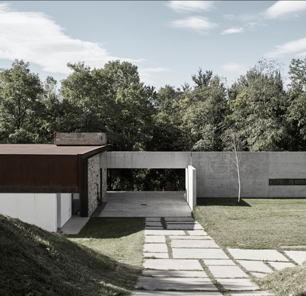 ︎︎︎ Location #2