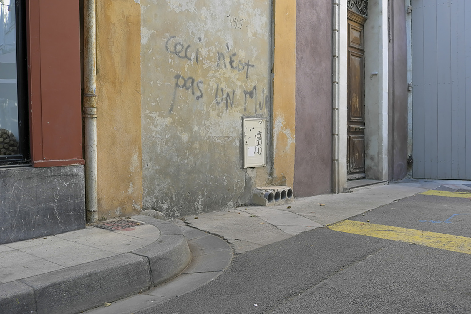 © Adrien BOYER Sans titre (Arles, n°3), série Présences, 2018 courtesy Galerie Clémentine de la Féronnière