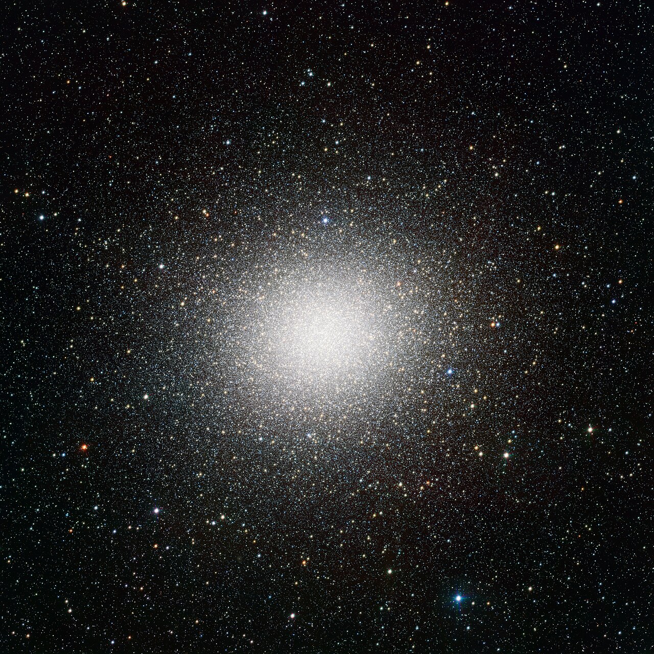 Globular cluster Omega Centauri (NGC 5139)/ ESO/INAF-VST/OmegaCAM