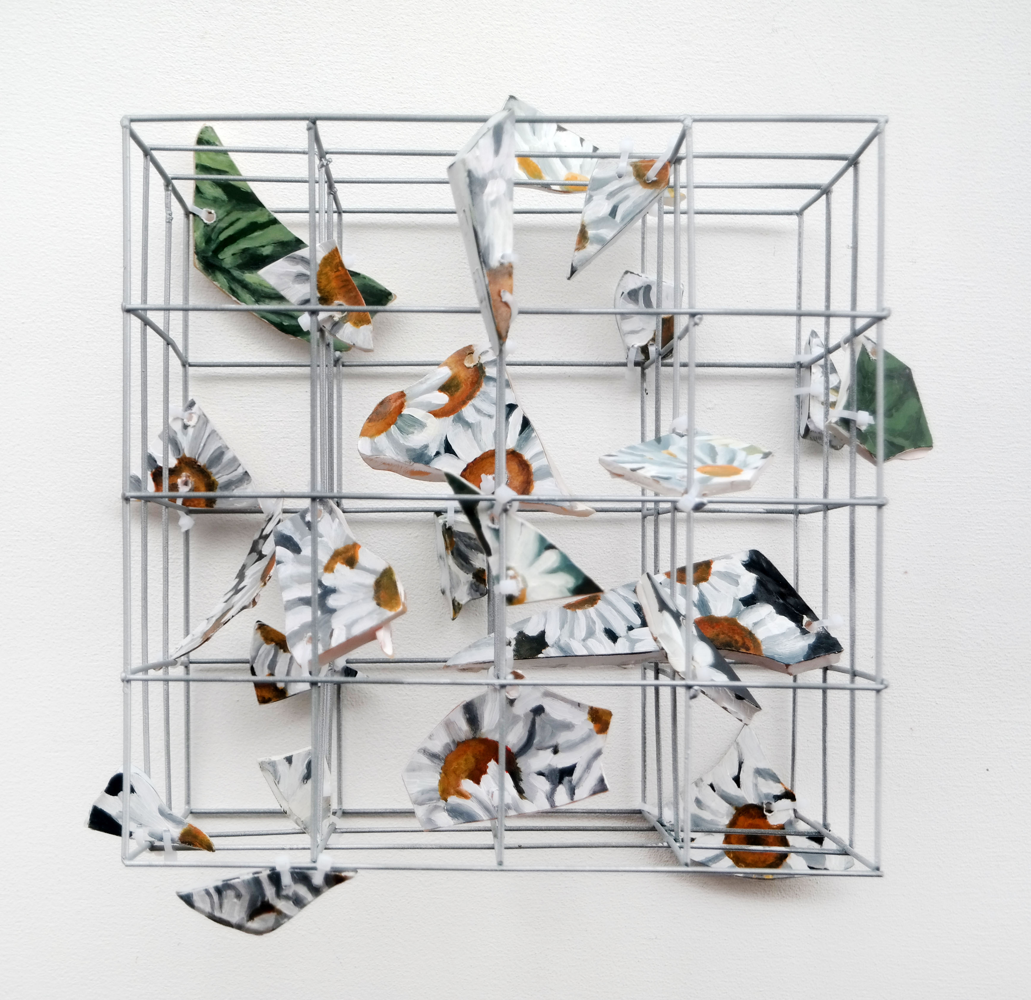 No Construction Allowed Holidays #6 | 2022 | Wire, resin, acrylic paint | 29 x 29 x 20 cm