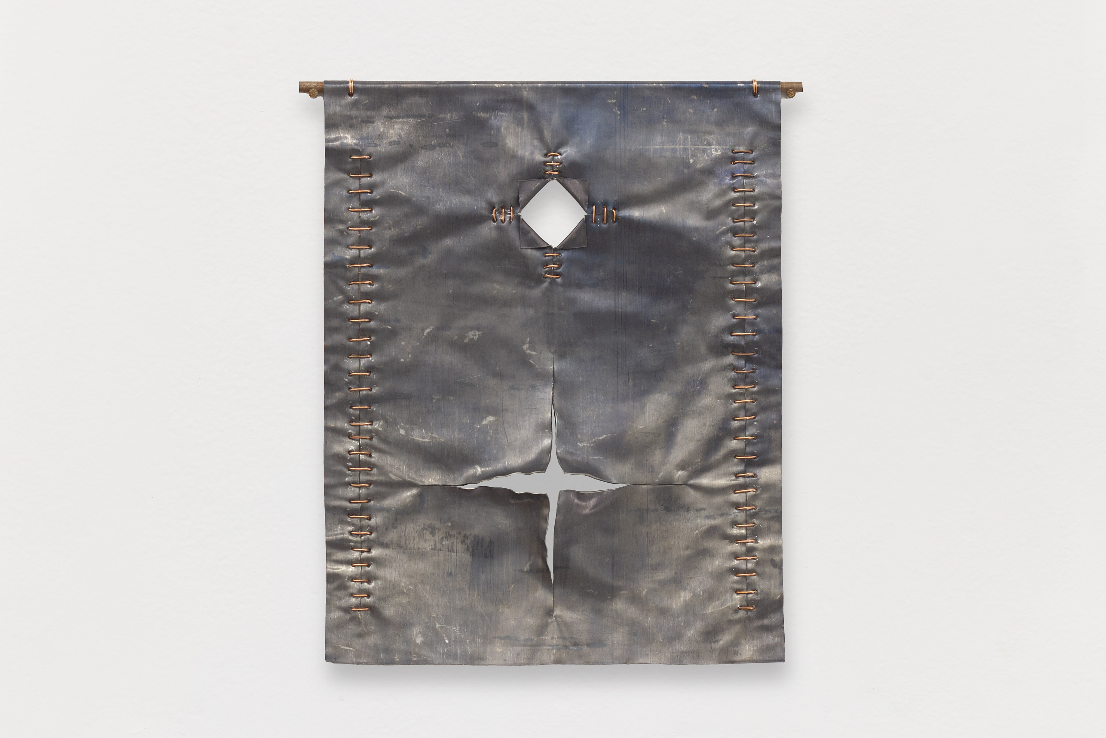 Sutura Geológica 2Chumbo, cobre e ferro. 33,5 x 29 cm. 2024