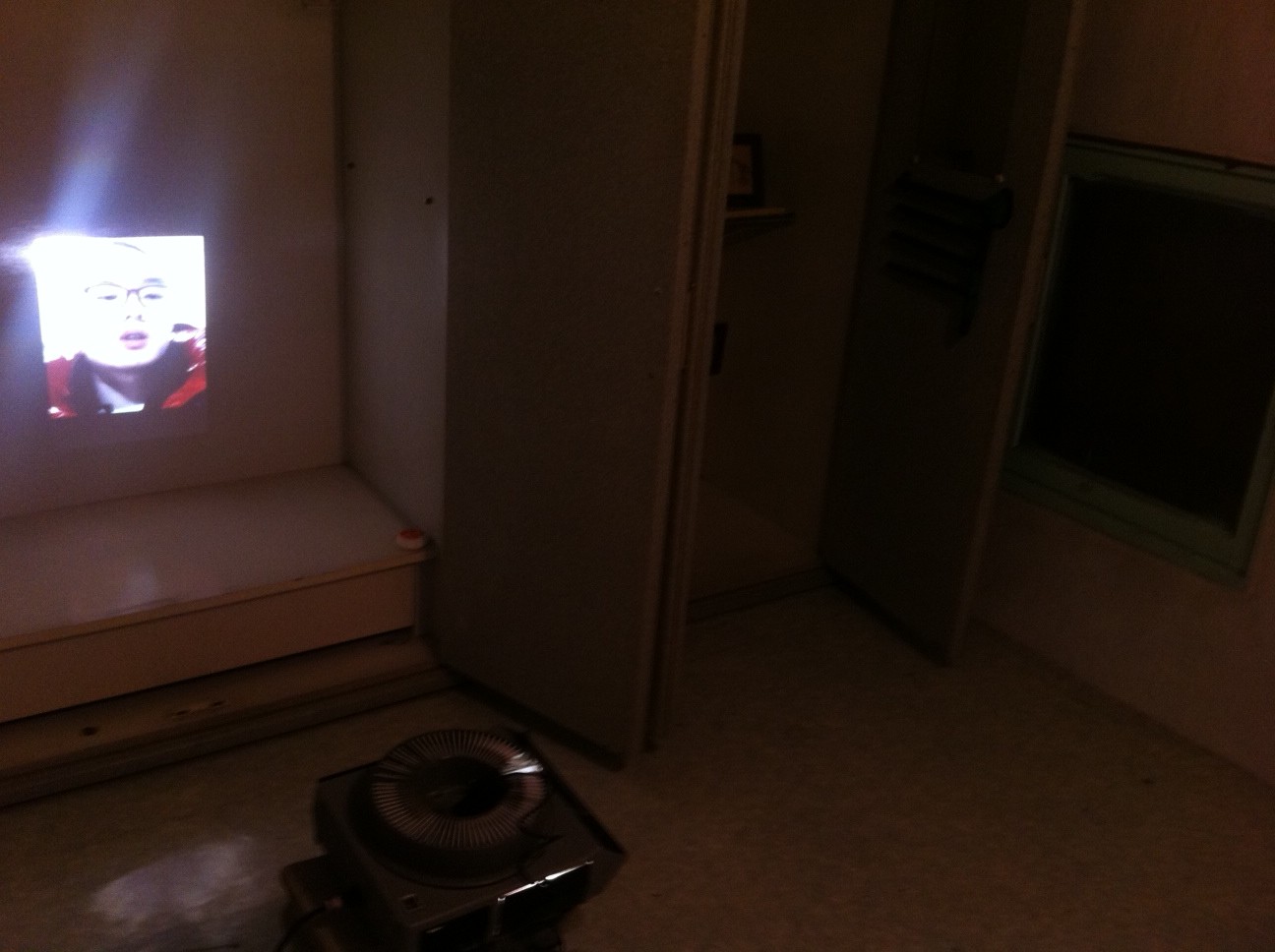 interview_Those born in 1980_installration