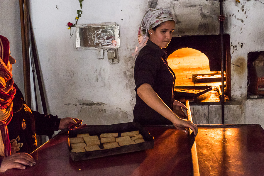 Sere Kaniya, Rojava. Mars 2014. Boulangerie coop&eacute;rative tenue par des femmes dans un but d'&eacute;mancipation &eacute;conomique. Les structures coop&eacute;ratives sont utilis&eacute;es par le Kongreya Star (mouvement des femmes) afin de proposer une alternative d'&eacute;mancipation &eacute;conomique aux femmes.
