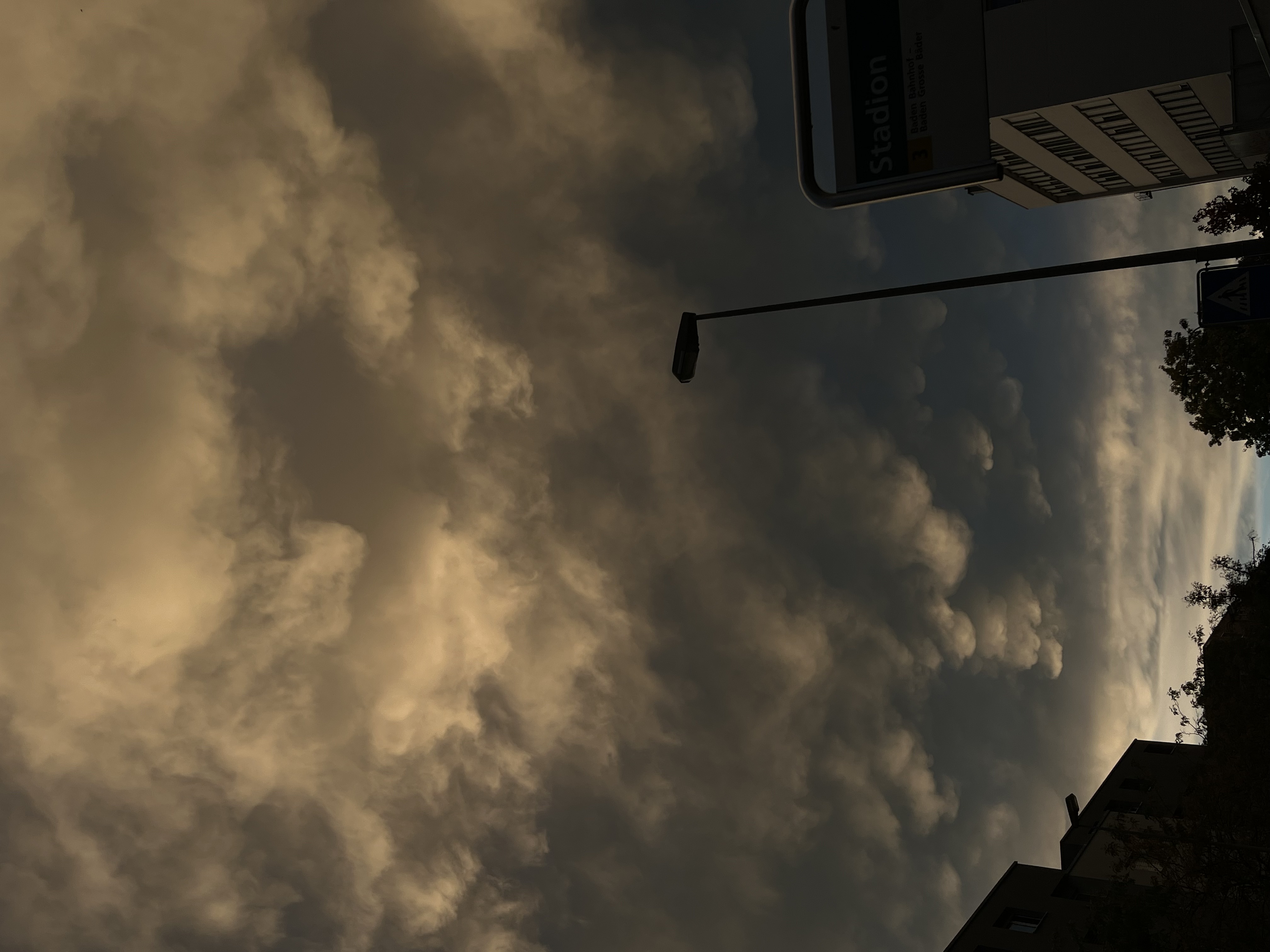 Wolken am Himmel: Maler des Windes, Geschichtenerzähler der Stille.