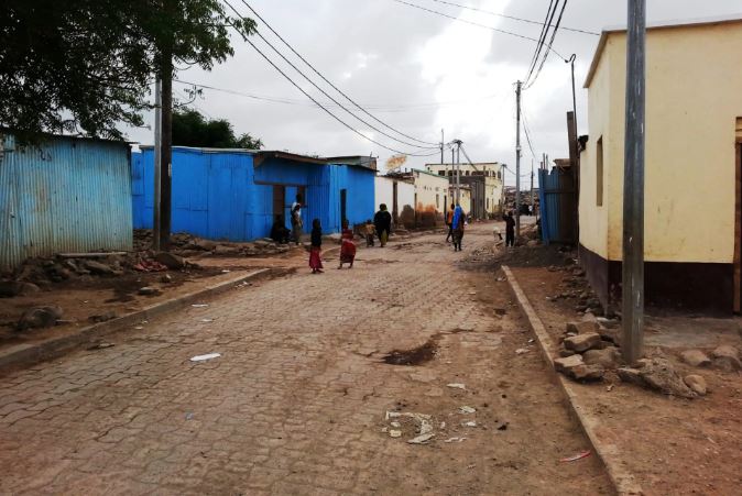 Photo by Agence Urbaplan. Dans le cadre du Projet de Développement Urbain Intégré – phase 2, sur financement de l’AFD, urbaplan a été chargé d’appuyer l’ADDS et le Ministère chargé du Logement à l’élaboration d’un plan de restructuration et d’alignement de ces quartiers. See the plan: https://www.urbaplan.ch/fr/project/plan-de-restructuration-des-quartiers-de-balbala-djibouti/