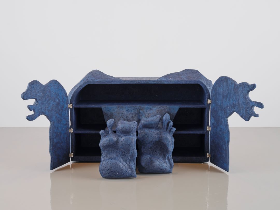 Keeping things to myself, 2023 86 x 138 x 68 cm