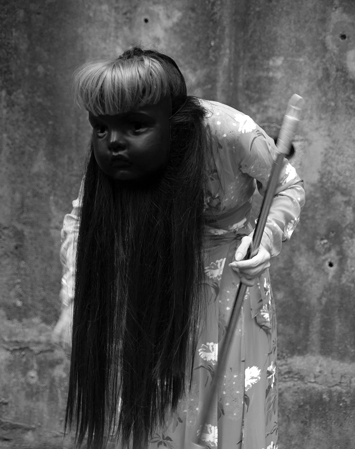 image aBove is a photograph aBout closet children