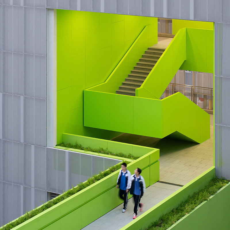 the loop: bridge and stairs in teaching tower D