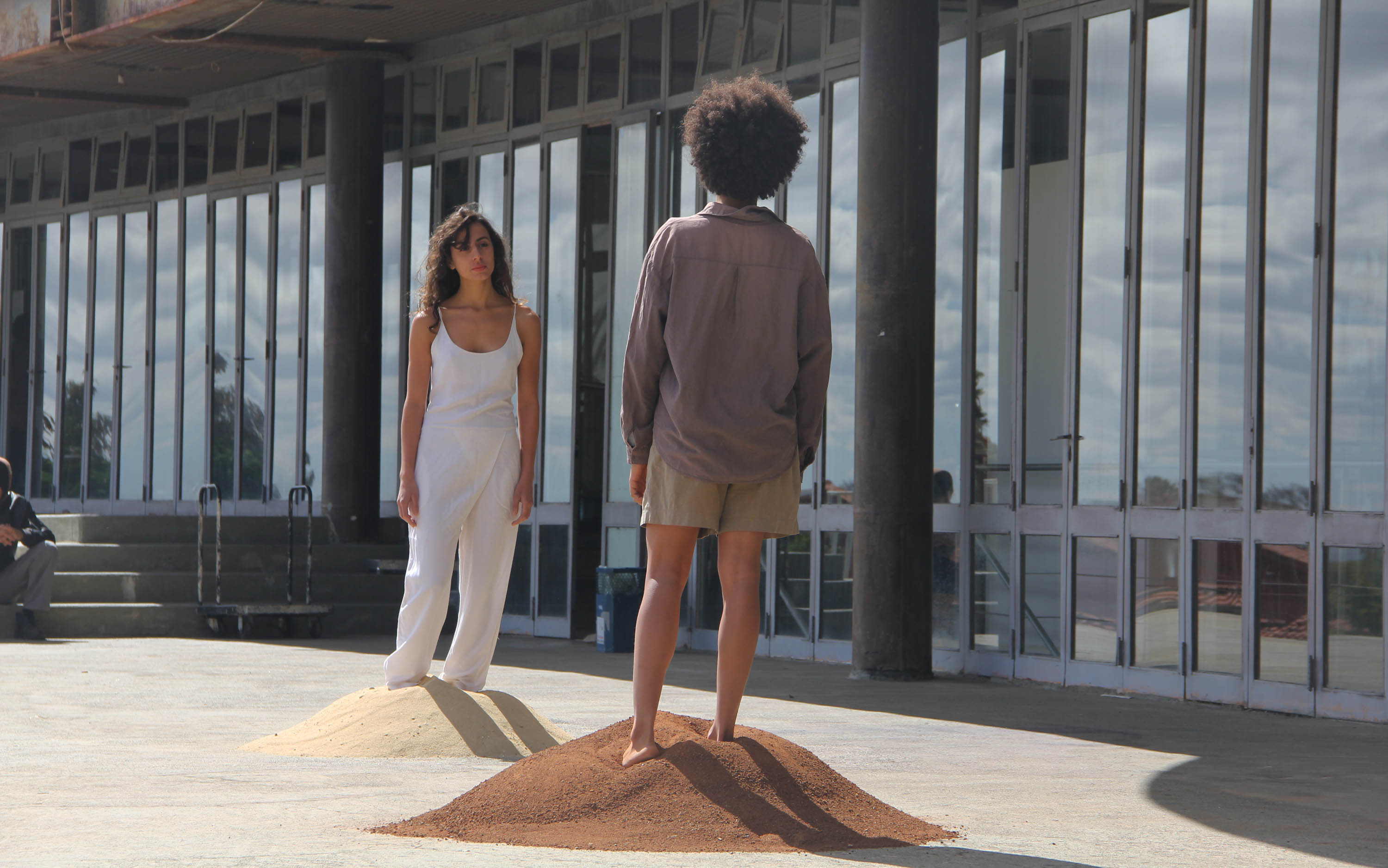 ENTROPYGuest artist: Serena Rocha. Image: Renata Oliveira. Performance. 2017