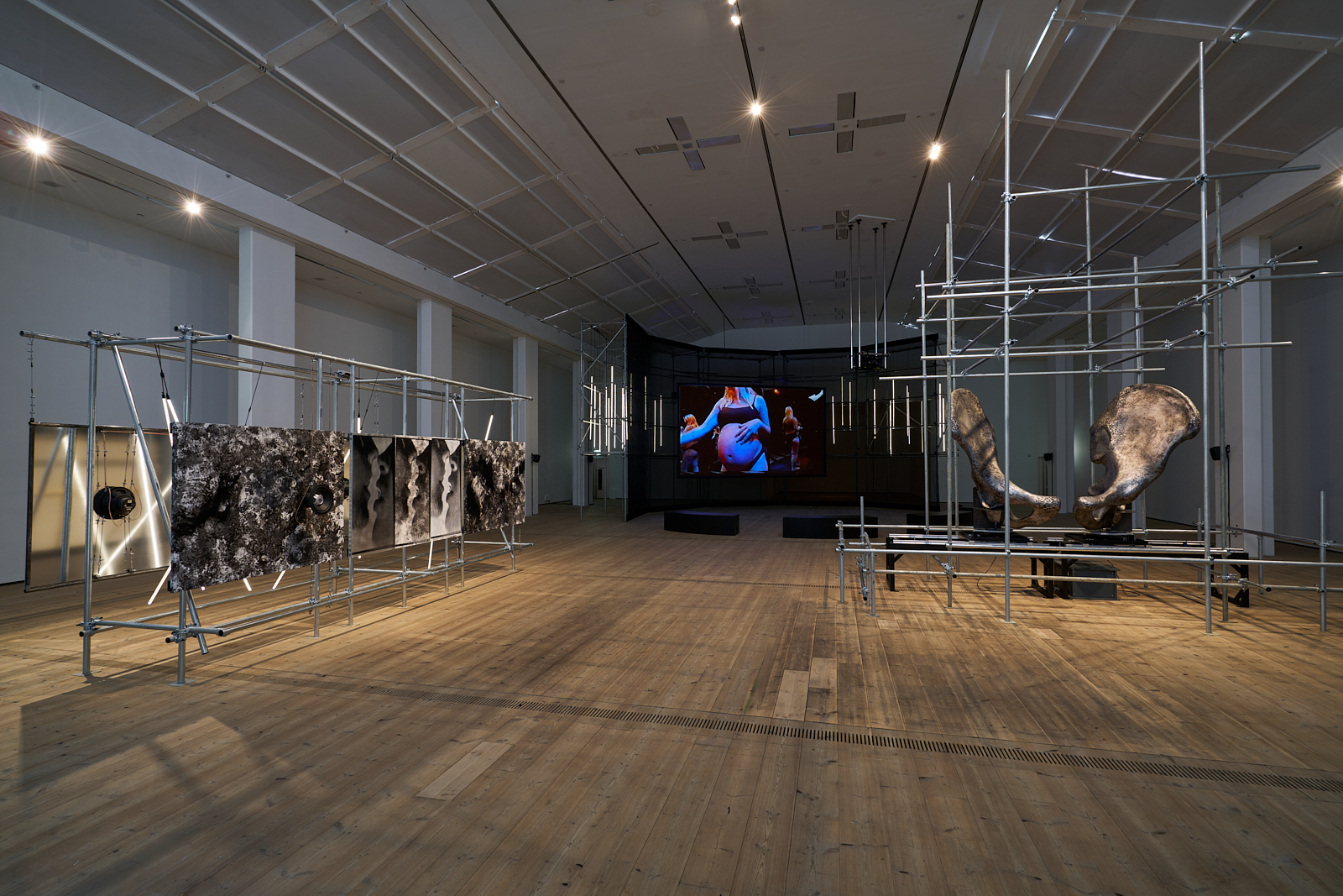 Hannah Perry Manual Labour Baltic GallerySpatial sound design for gallery installation | Multi-channel system design and calibration | Close collaboration with artist on sonic form