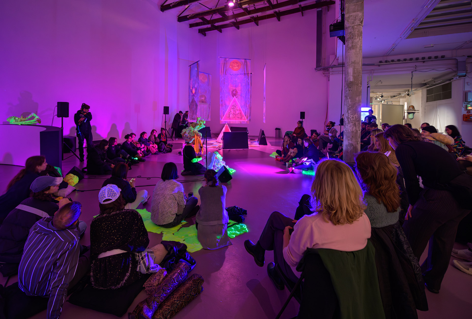 (e)ncounter(ing) #3 – emotionally displaced & ATER TUMTI | Photo by Pieter Kers