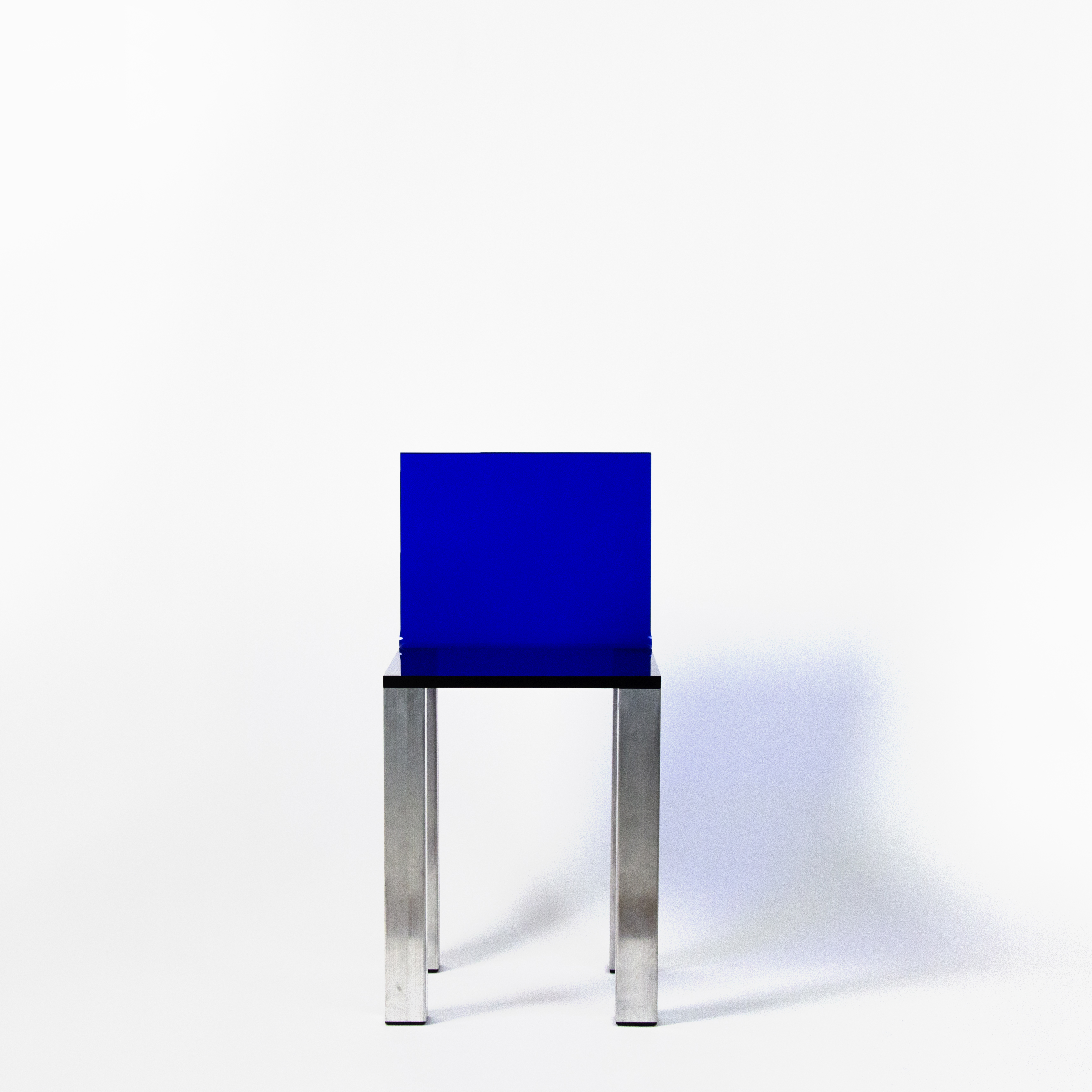 Cadeira ACRILAR I, 2021. CLUBE (designer: Luiz Solano)@Ottavia Delfanti e Luana Lorena