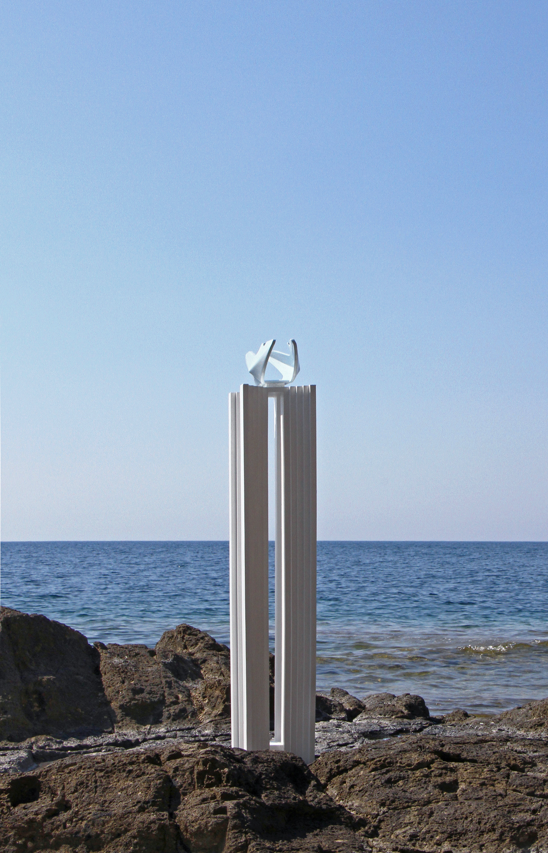 Alessandro Vizzini, Installation view of I S L A N D, 2018 © Montecristo Project