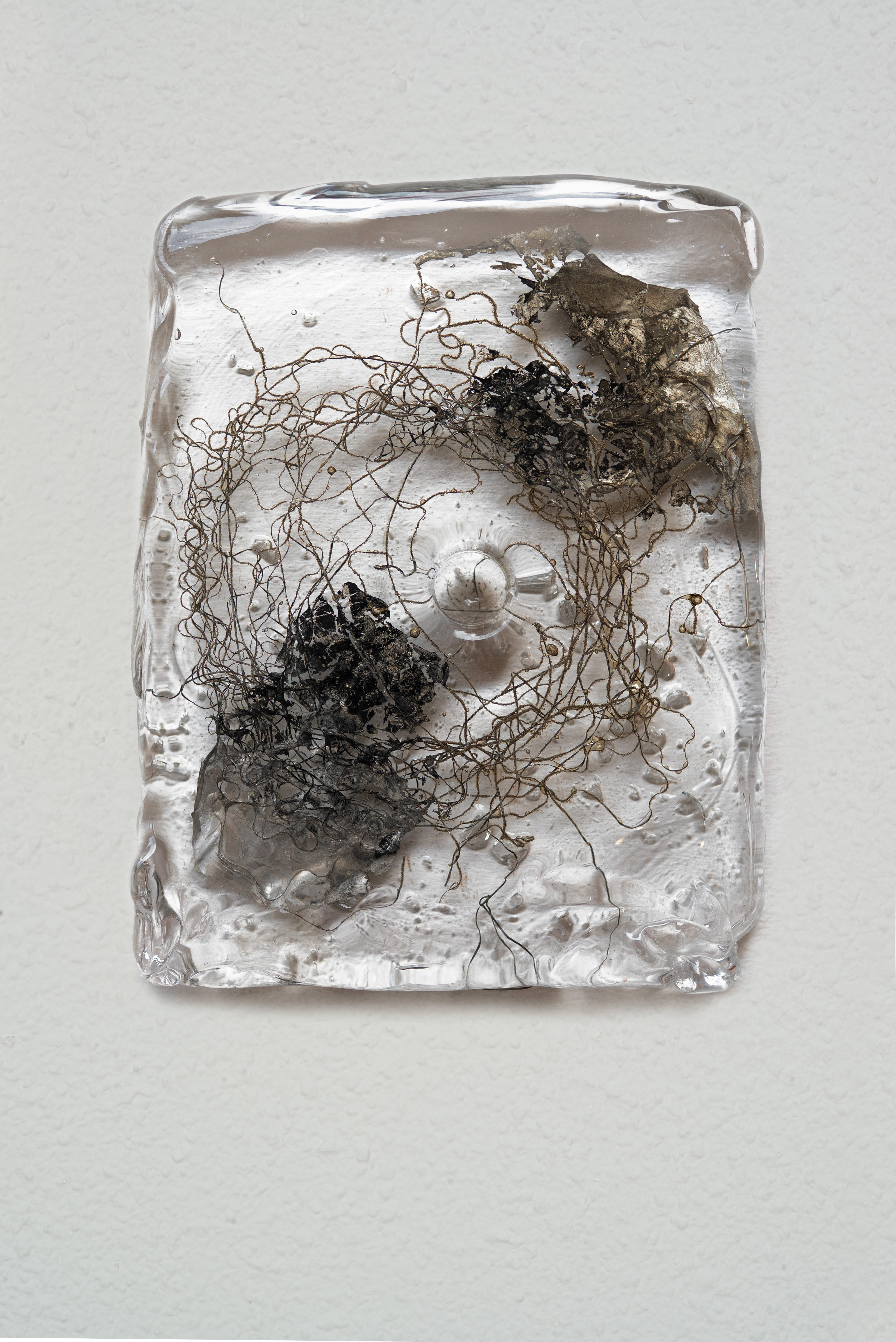 VETRO III2024Glass, metal, gold leaf29 &times; 21 cm&euro;620