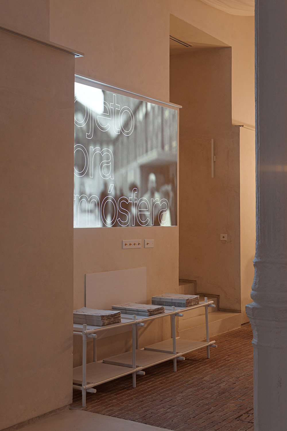 Exhibition at the Pavilion gallery in Madrid of the project Mercat Sant Antoni, Objeto Obra Atmósfera, 2018