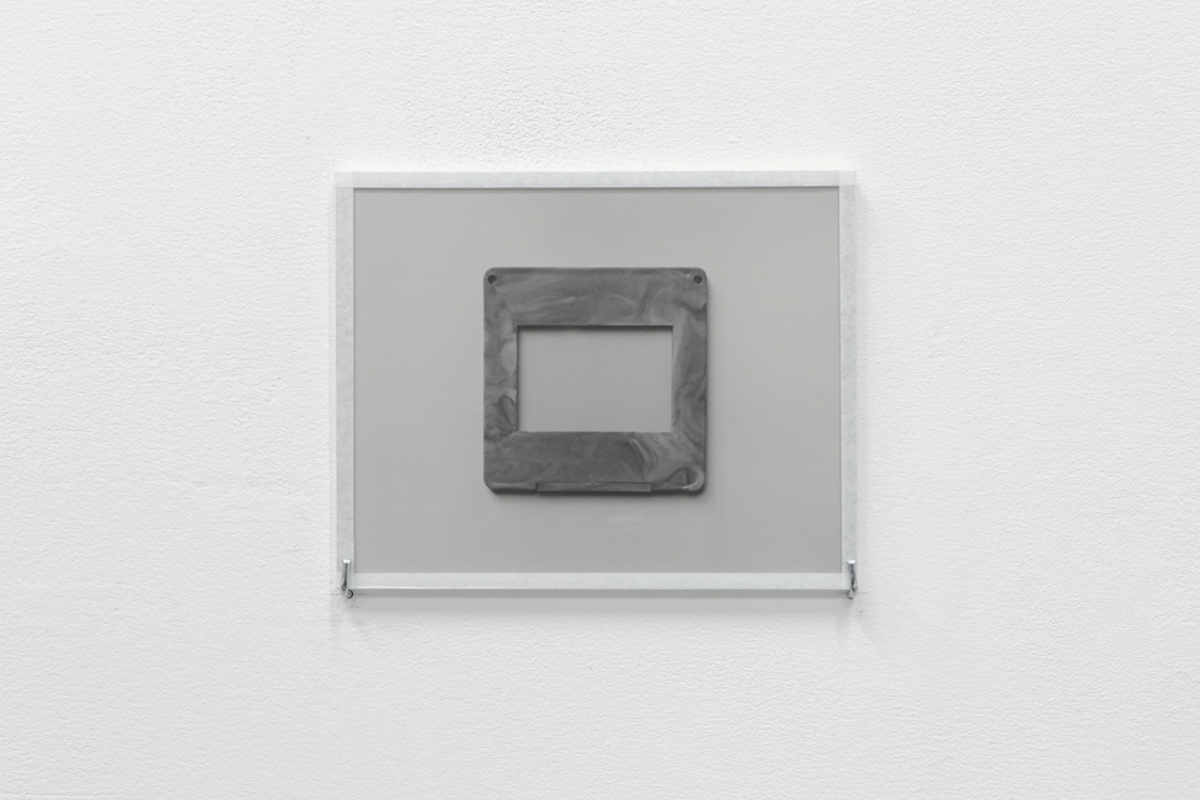 Marble slide mount, Camouflage exhibition at lxhxb gallery, Eindhoven, The Netherlands, Guus van der Velden, exhibition documentation