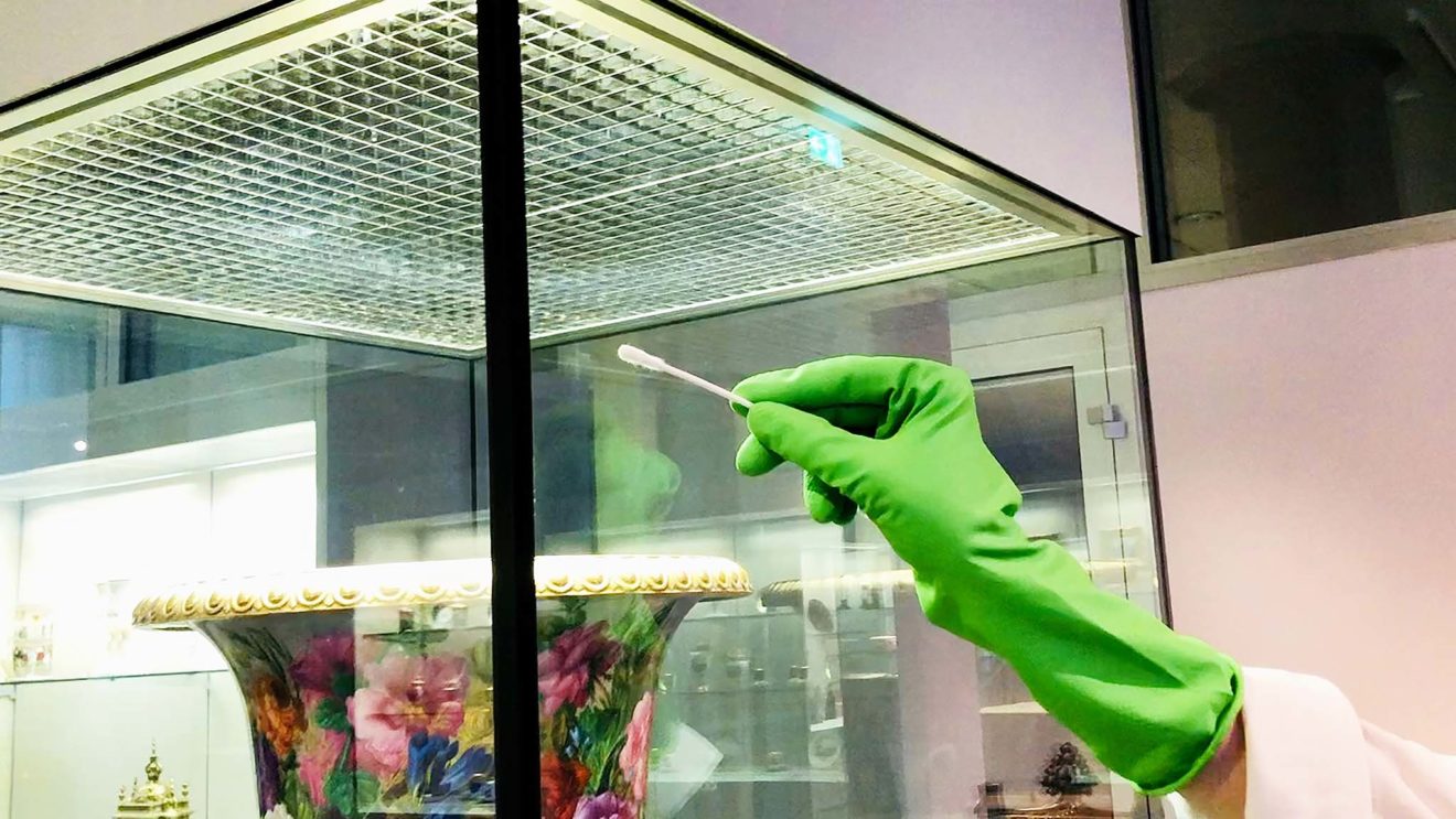  MICRO GOES MACRO GOES KGM by Theresa Schwaiger