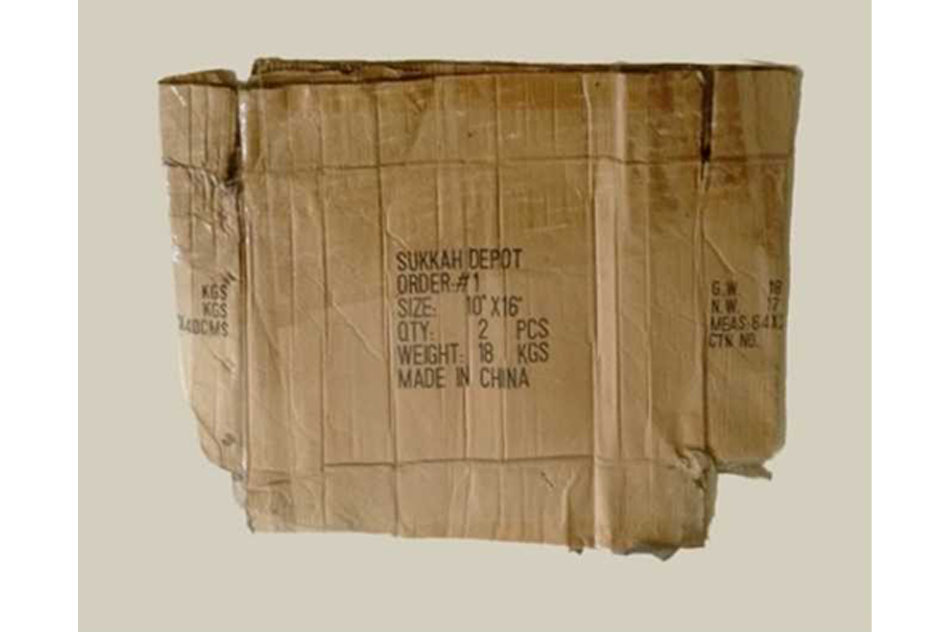 Francisca BenítezEl mundo es plano, 2004Técnica mixta, objet trouvé90 x 115 cm