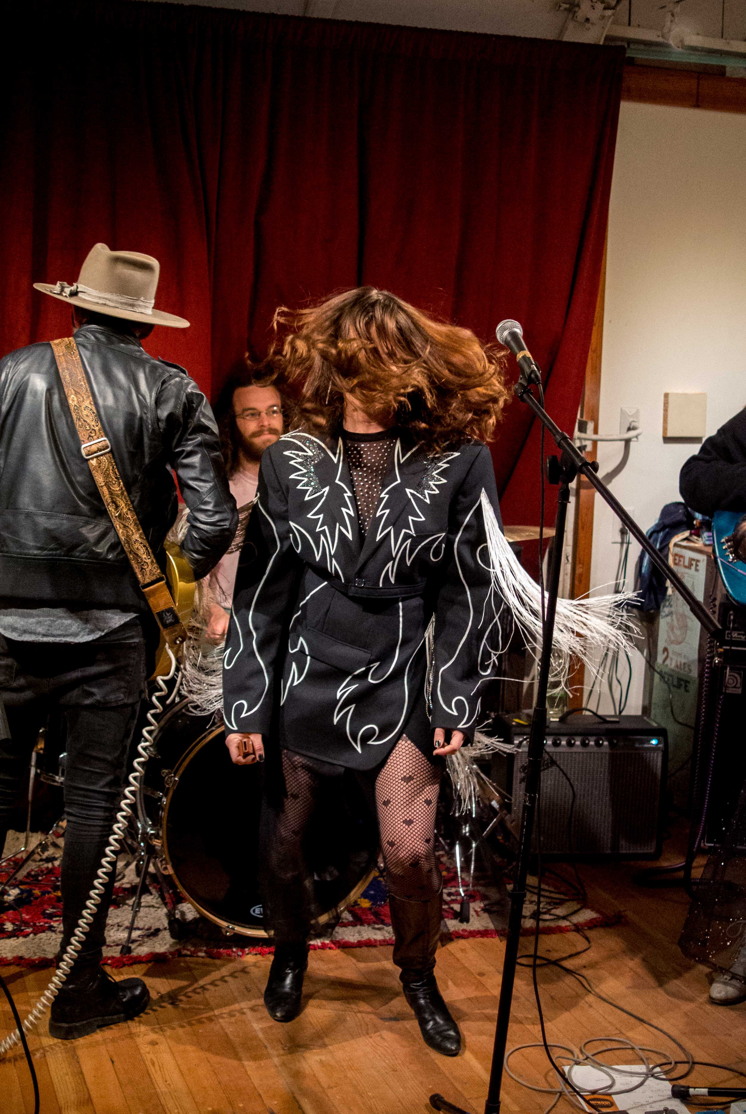 LOLA KIRKE, Bolinas Farmstand, 2021.