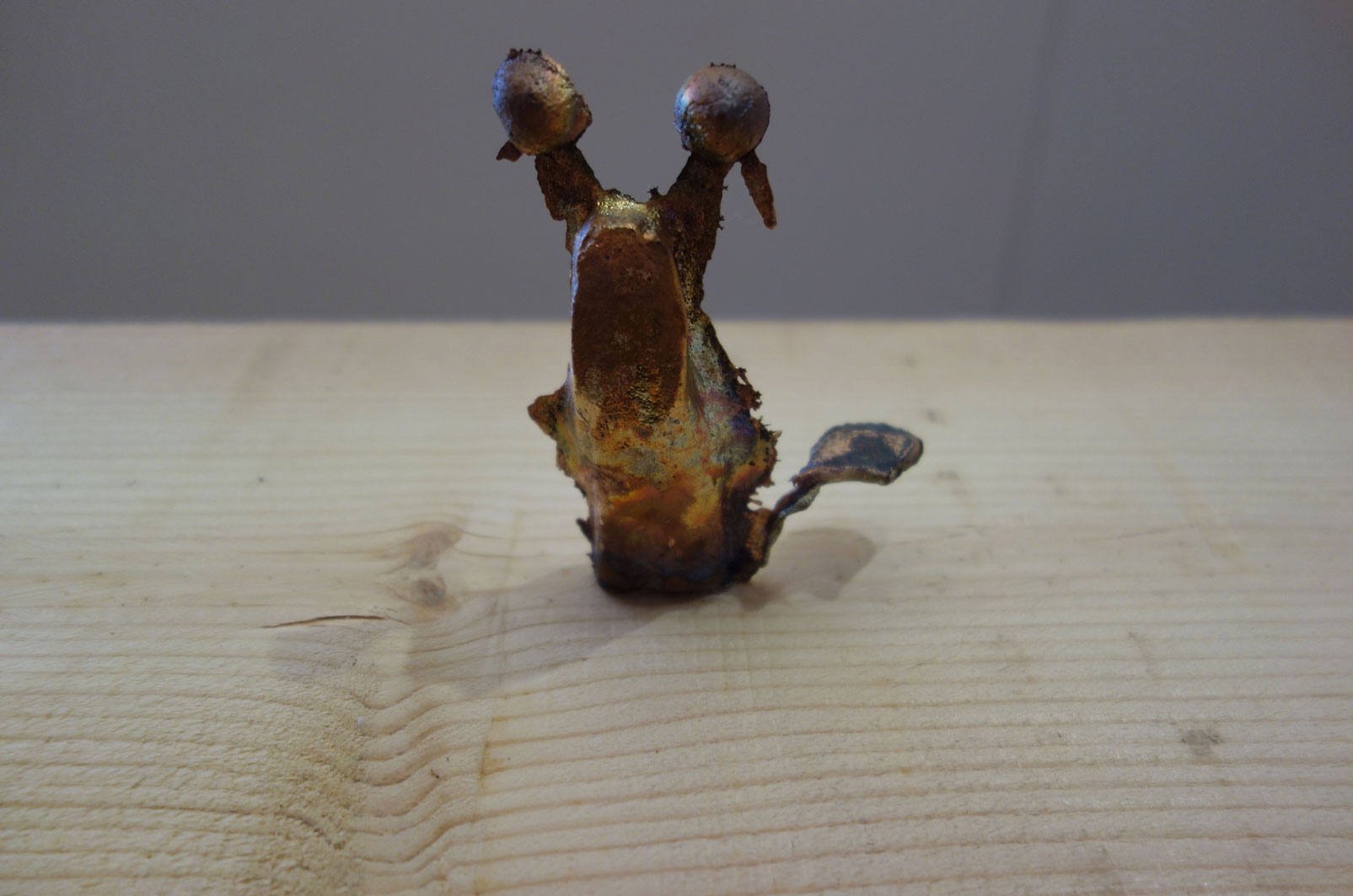 Untitled, 2018, bronze, 7 x 2,4 x 9,2 cm