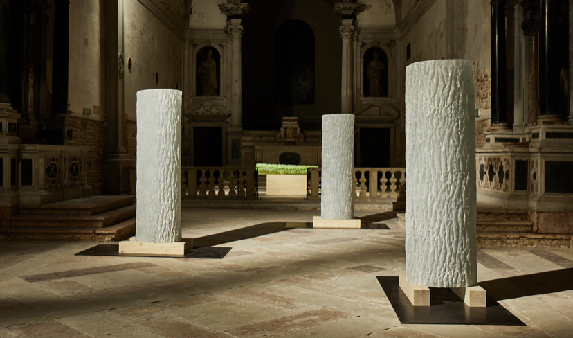 Rony Plesl, pohled do expozice Stromy rostou z nebe, Fotografie: DESIGNMAG