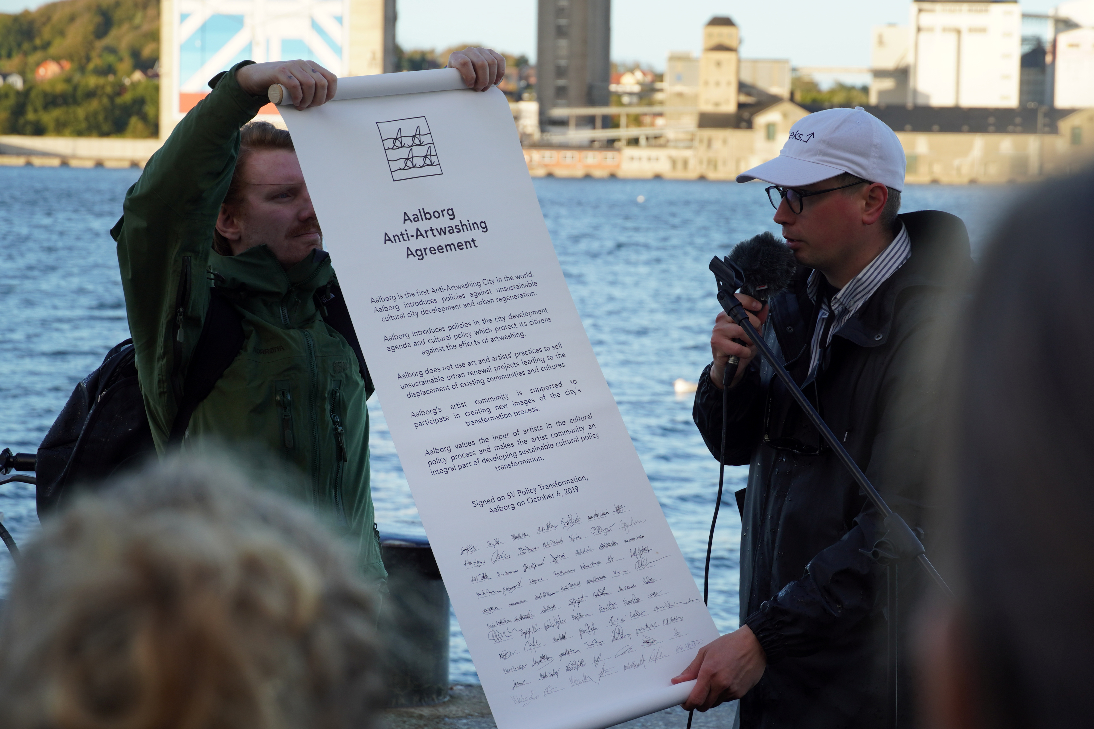 Presentation of original Aalborg Anti-Artwashing Agreement (AAAA) by Scott William Raby as part of BGK Nord, Talenttræf, Aalborg, 2022