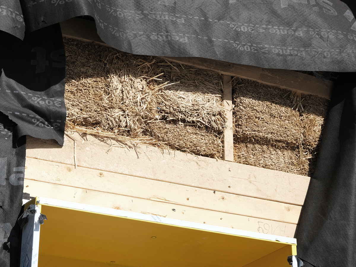03.2021 Visite et tournage sur le chantier de groupe scolaire Jean Mermoz à Rosny-sous-bois. Chantier composé majoritairement de matériaux issus de ressources locales.