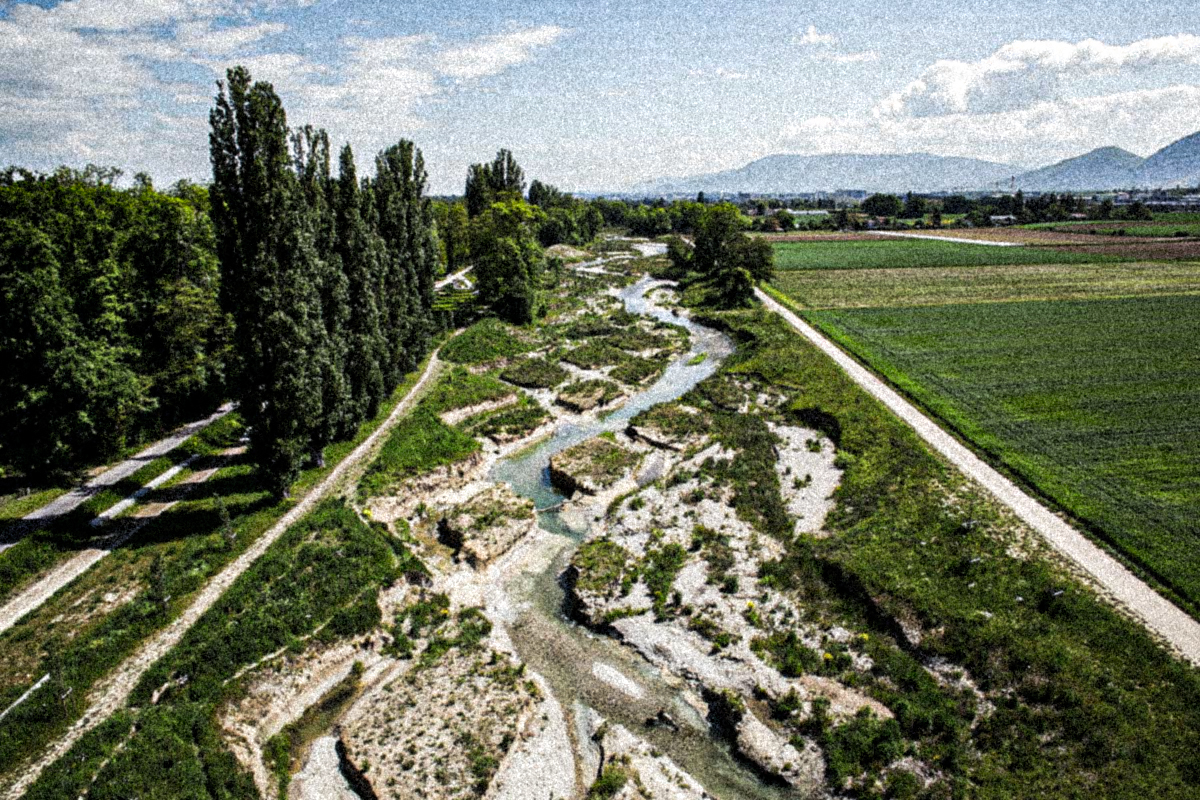 http://landezine.com/index.php/2016/06/renaturation-of-the-river-aire-geneva/