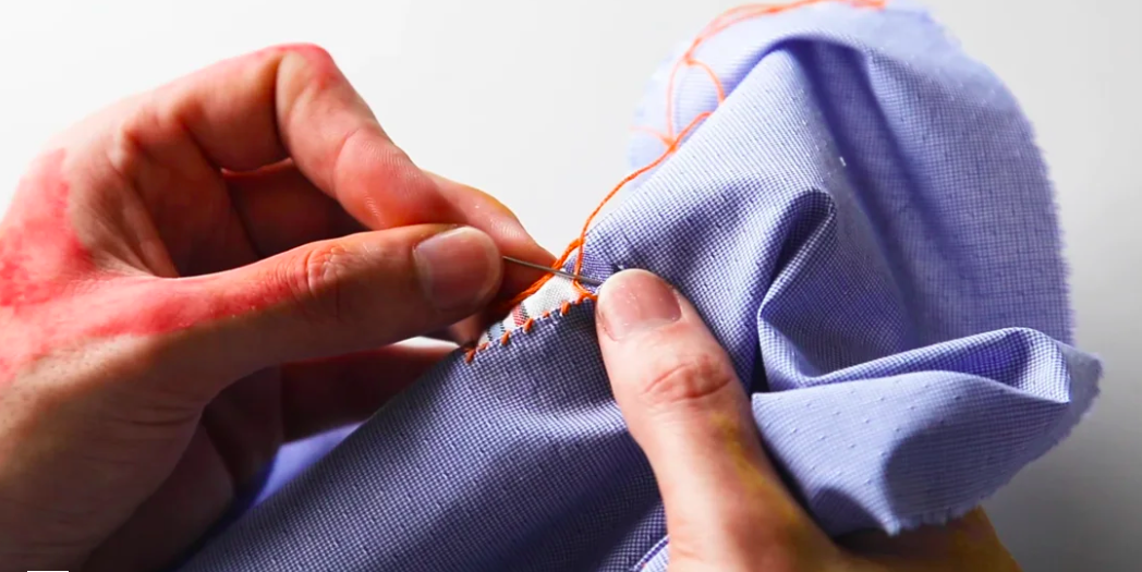 Tutorial for the Reverse Appliqué stitch by fashion designer Theodoor Johannes. (Source: Feministische Handwerk Partij, 2021).