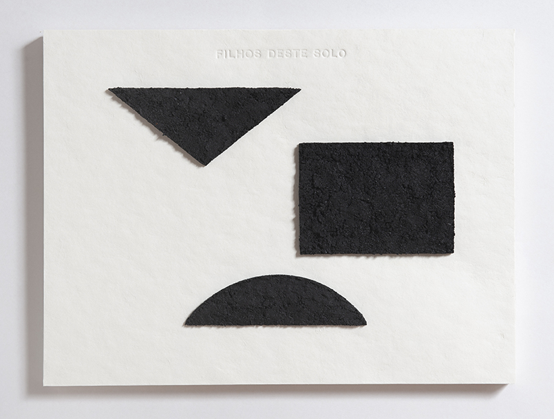 2020 l Filhos desse Solo l Carvão e aglutinante sobre papel cartão l 40x30cm